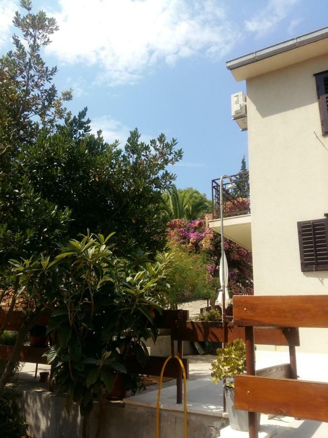 Manda Ljubetic Apartment Sutivan Exterior photo